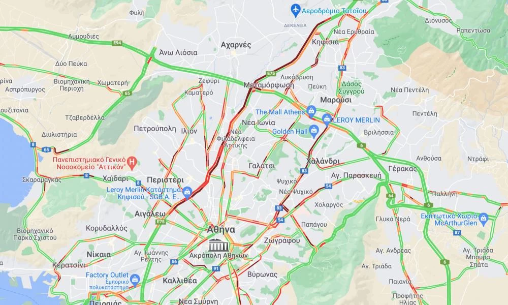 Κίνηση στους δρόμους: Καραμπόλα έξι αυτοκινήτων προκαλεί χάος στον Κηφισό